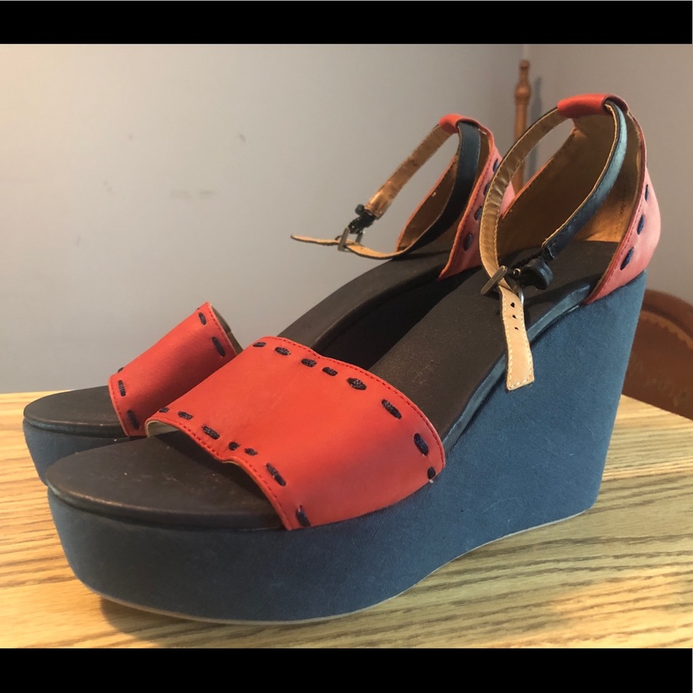 Joe Fresh platform wedges — size nine